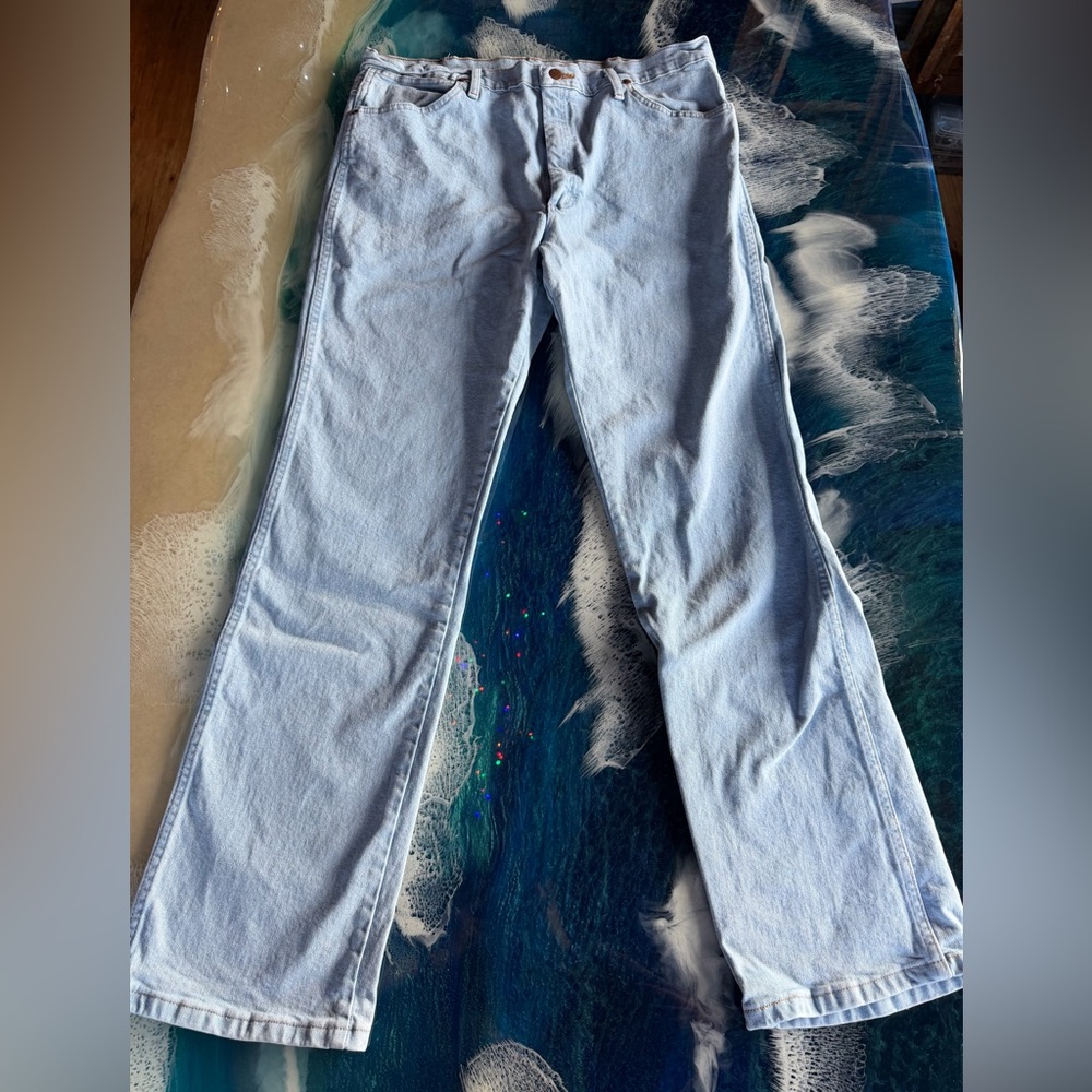SALE! BUY or BUNDLE Mens Light Blue Denim Wrangler Jeans Size 36X32